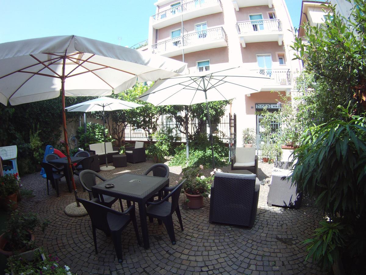 Hotel Graziella Spotorno Exteriör bild